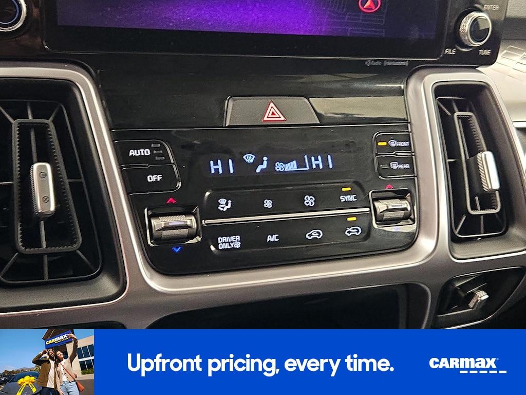 used 2023 Kia Sorento Hybrid car, priced at $31,998
