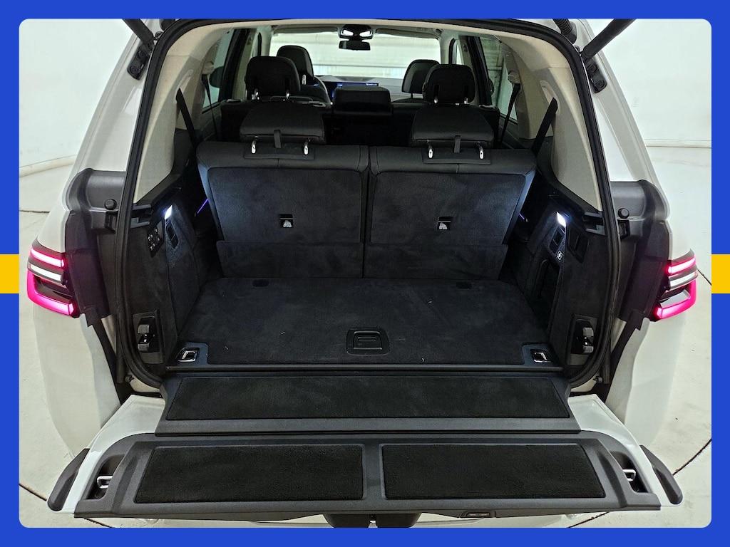 BMW X7 view 28