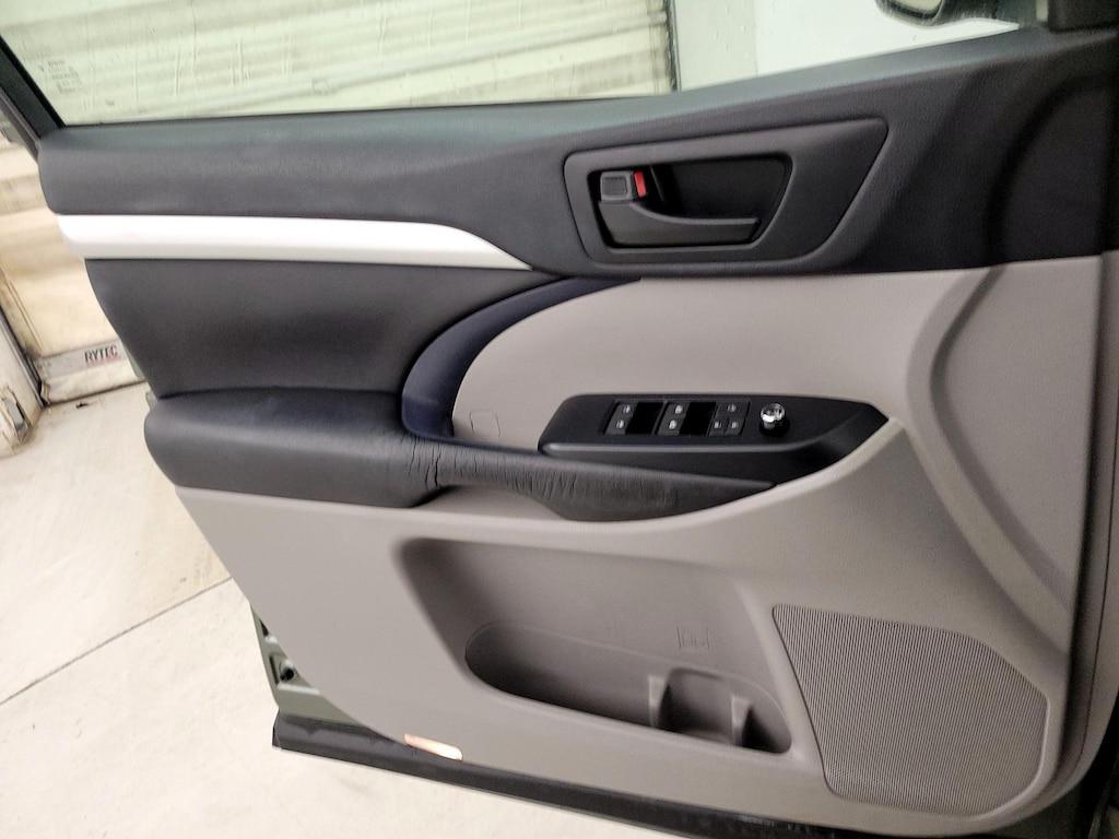 used 2015 Toyota Highlander car, priced at $18,998