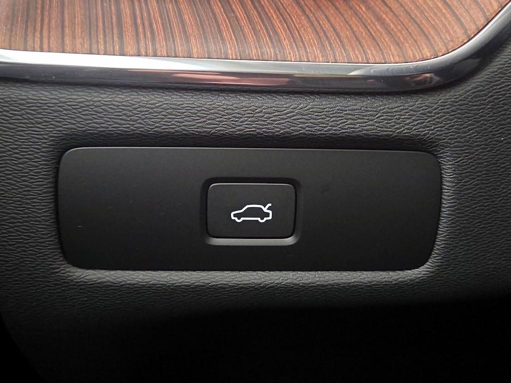 used 2023 Volvo XC60 car, priced at $31,998