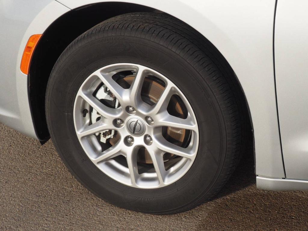 used 2024 Chrysler Pacifica car, priced at $31,500