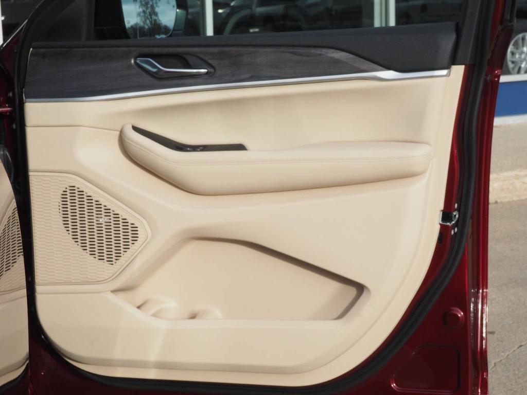 new 2025 Jeep Grand Cherokee car, priced at $45,245