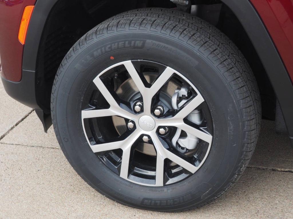 new 2025 Jeep Grand Cherokee car, priced at $45,245