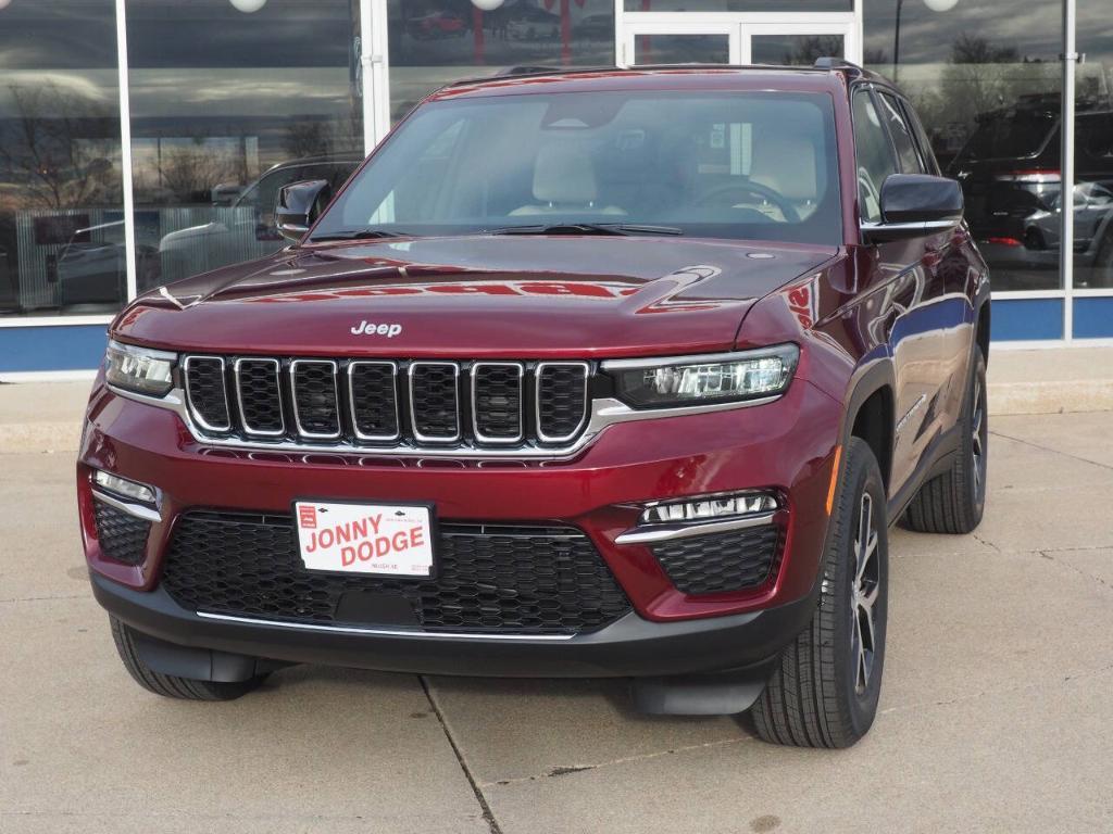 new 2025 Jeep Grand Cherokee car, priced at $45,245