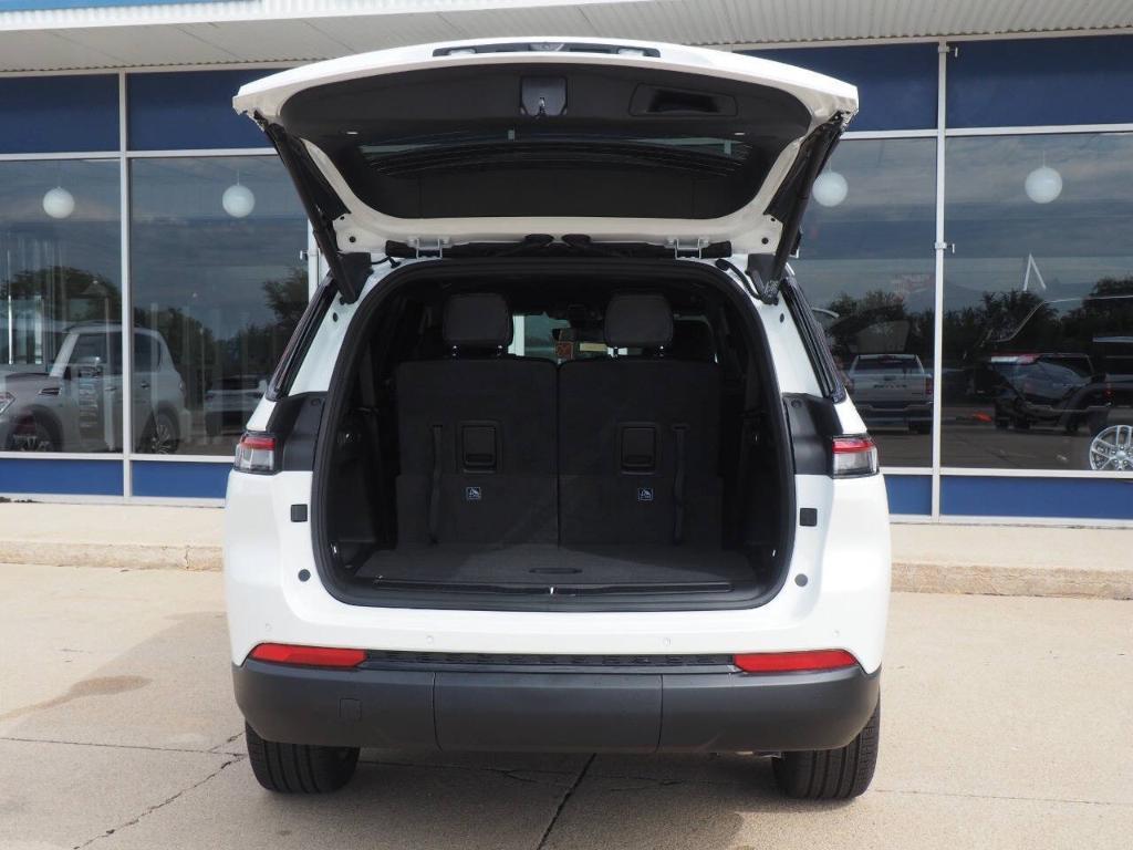 new 2025 Jeep Grand Cherokee L car, priced at $47,125