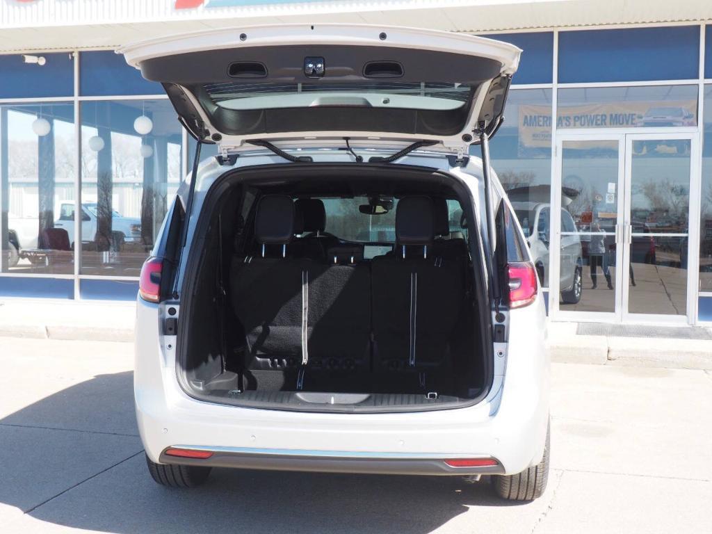 new 2026 Chrysler Pacifica car, priced at $48,500