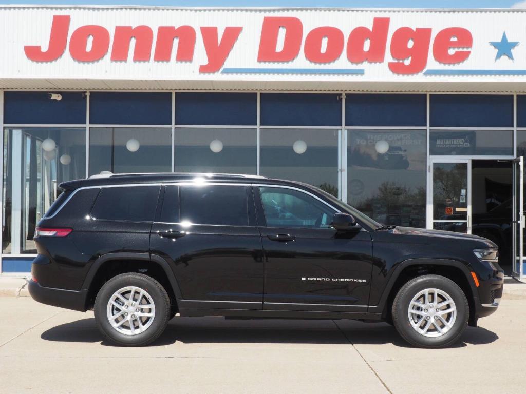 new 2025 Jeep Grand Cherokee L car, priced at $39,000