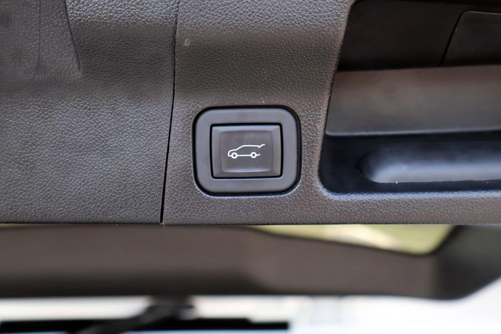 used 2023 GMC Acadia car, priced at $30,127