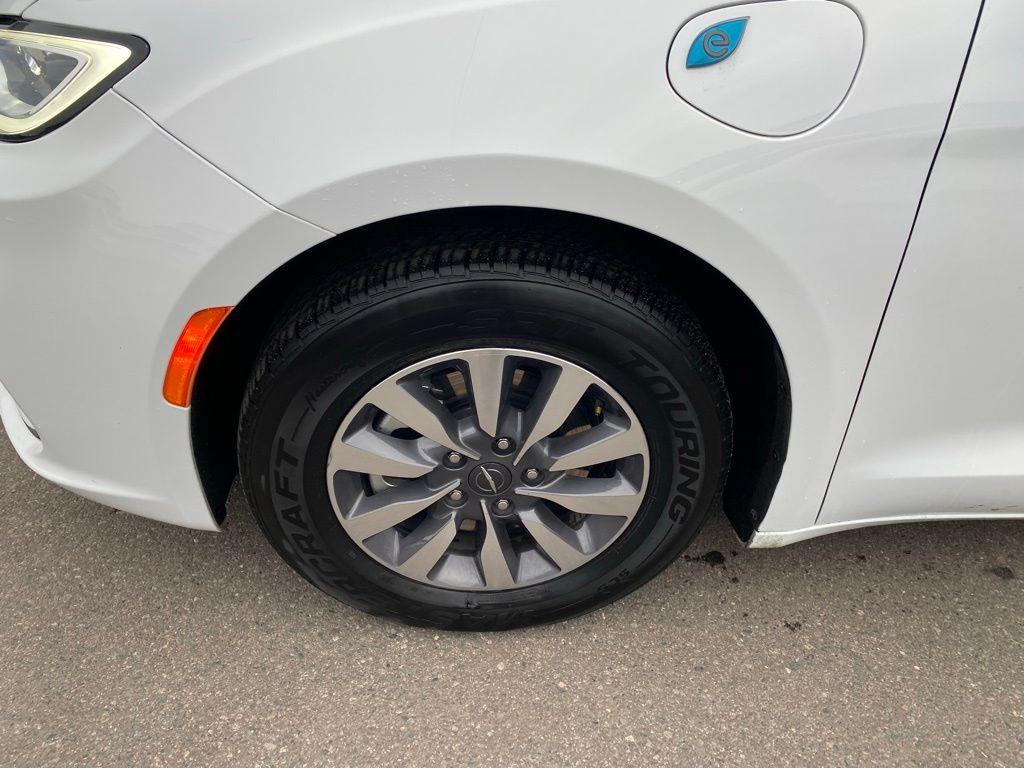 used 2024 Chrysler Pacifica Hybrid car, priced at $29,971