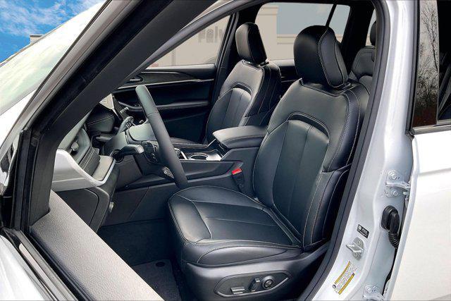 new 2026 Jeep Grand Cherokee car, priced at $47,906