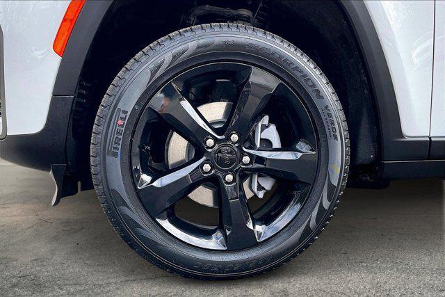 new 2026 Jeep Grand Cherokee car, priced at $47,906