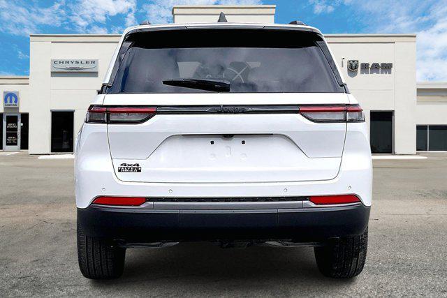 new 2026 Jeep Grand Cherokee car, priced at $47,906