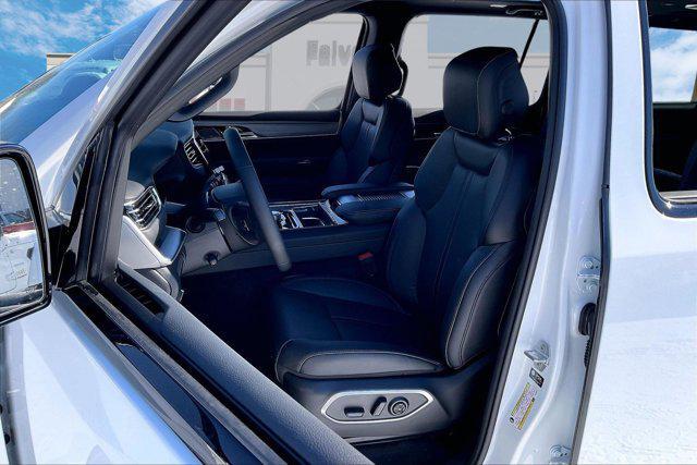 new 2026 Jeep Grand Wagoneer L car, priced at $76,171