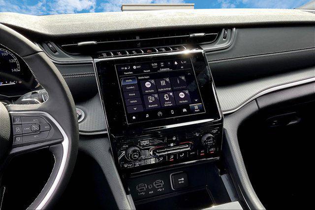 new 2025 Jeep Grand Cherokee car, priced at $44,233