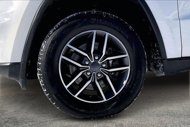 used 2022 Jeep Grand Cherokee car, priced at $26,328