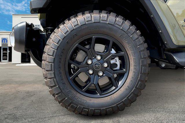 used 2025 Jeep Gladiator car, priced at $40,000