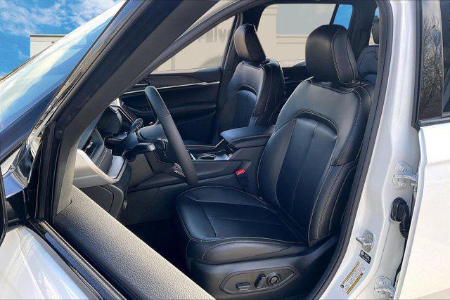 new 2025 Jeep Grand Cherokee car, priced at $48,638