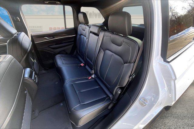 new 2025 Jeep Grand Cherokee car, priced at $48,638