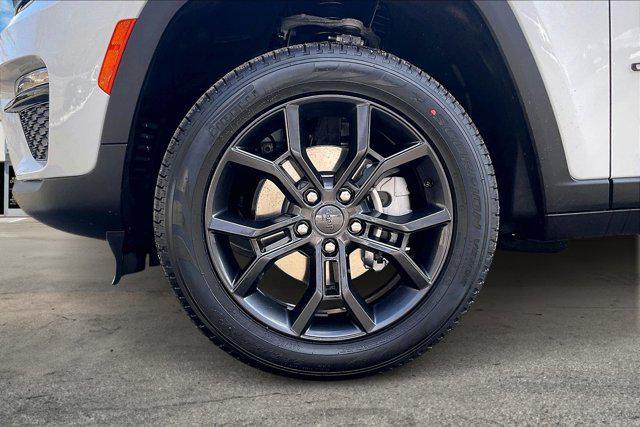 new 2025 Jeep Grand Cherokee car, priced at $48,638