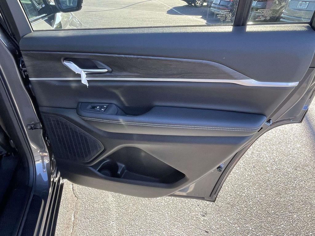 new 2025 Jeep Grand Cherokee L car, priced at $41,000