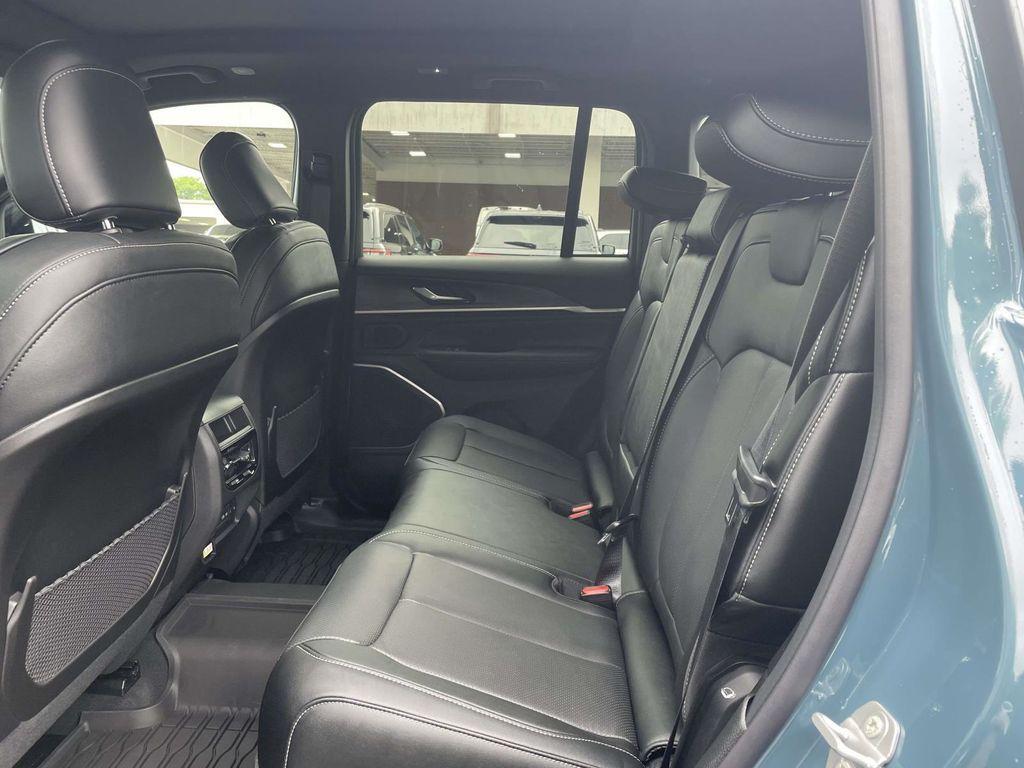 new 2026 Jeep Grand Cherokee car, priced at $47,500