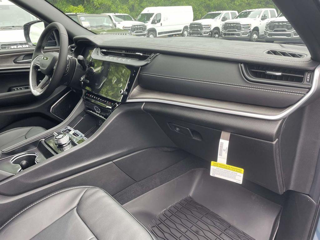 new 2026 Jeep Grand Cherokee car, priced at $47,500