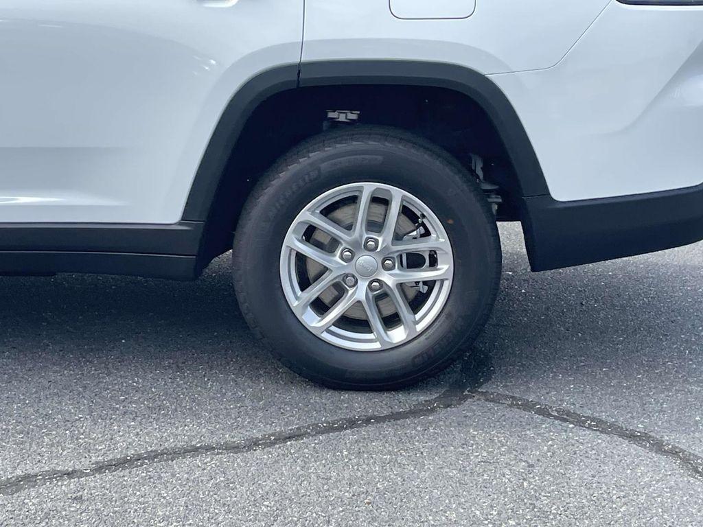 new 2025 Jeep Grand Cherokee L car, priced at $33,500