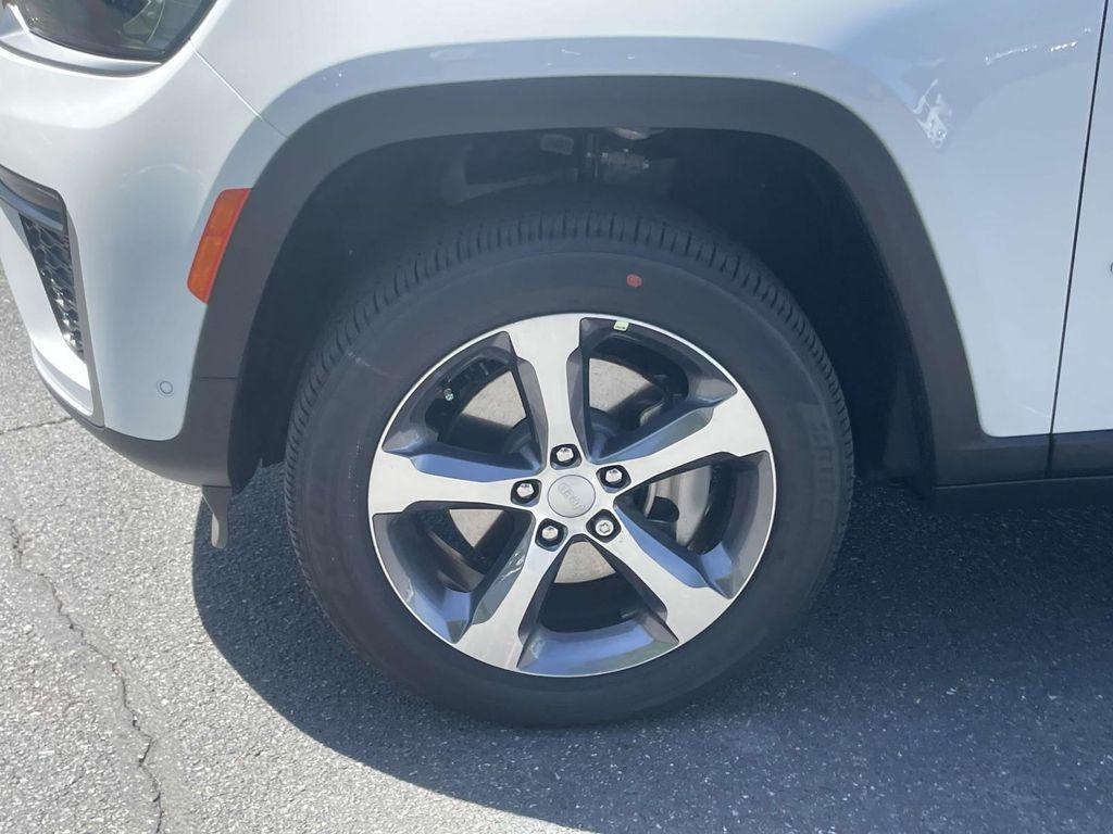 new 2026 Jeep Grand Cherokee L car, priced at $48,500
