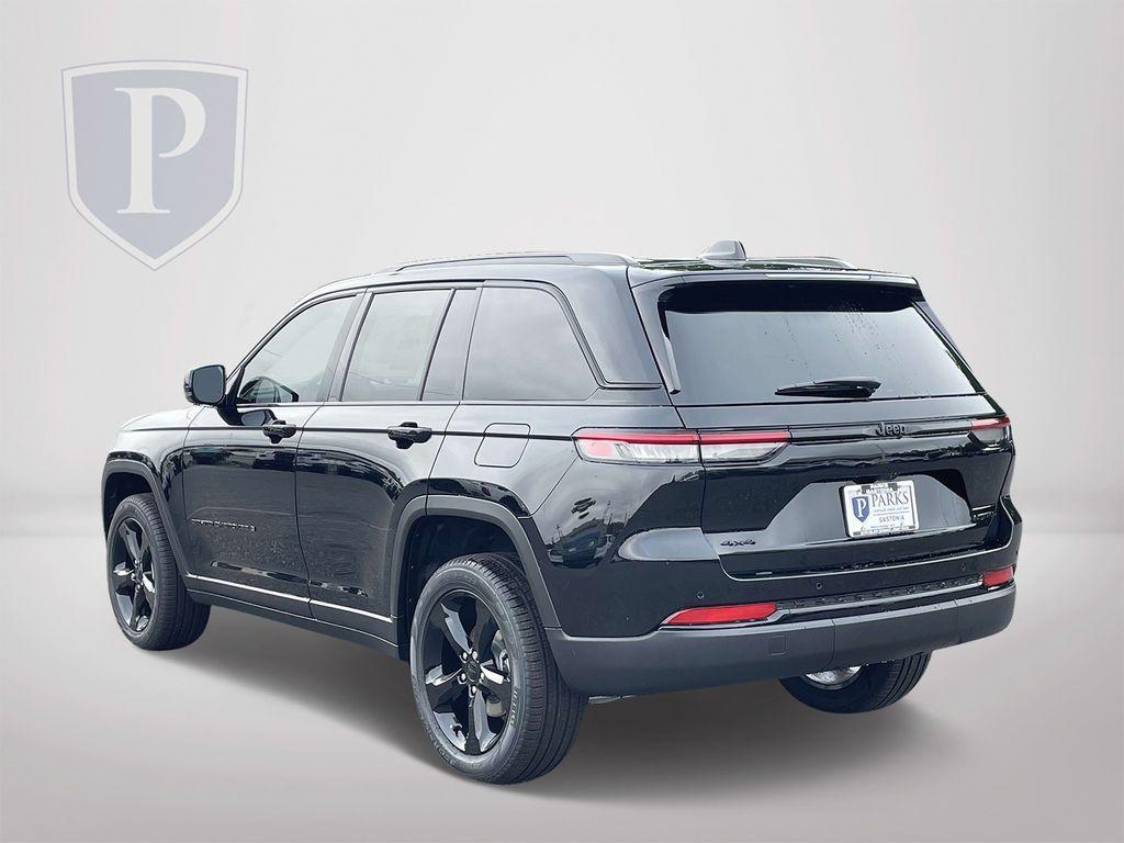 new 2025 Jeep Grand Cherokee car, priced at $36,000