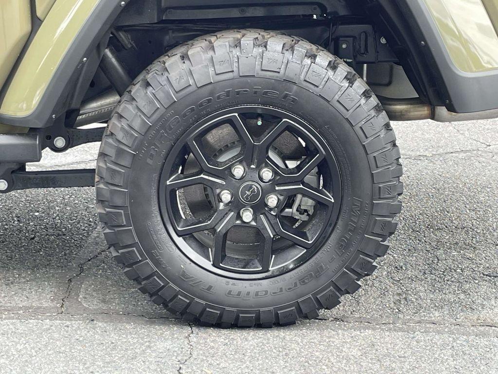 new 2025 Jeep Gladiator car, priced at $50,575