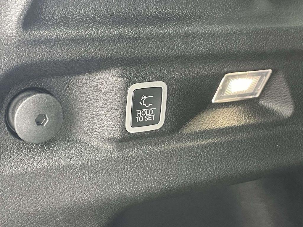 new 2025 Jeep Grand Cherokee L car, priced at $40,230