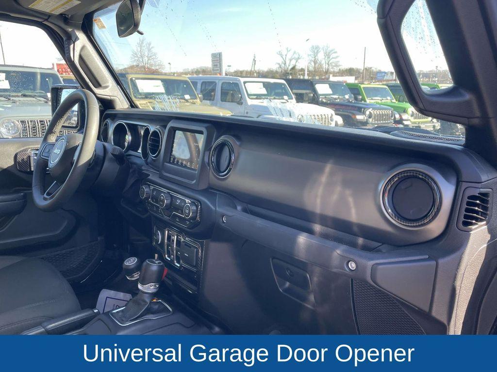 used 2023 Jeep Gladiator car, priced at $32,000