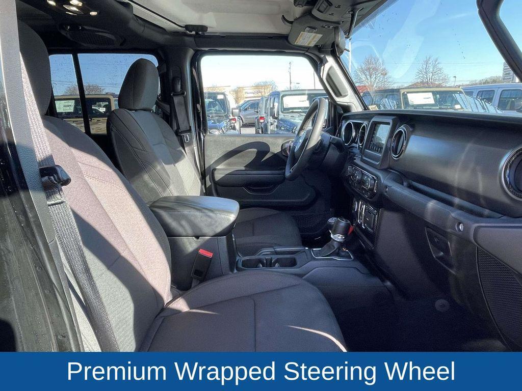 used 2023 Jeep Gladiator car, priced at $32,000