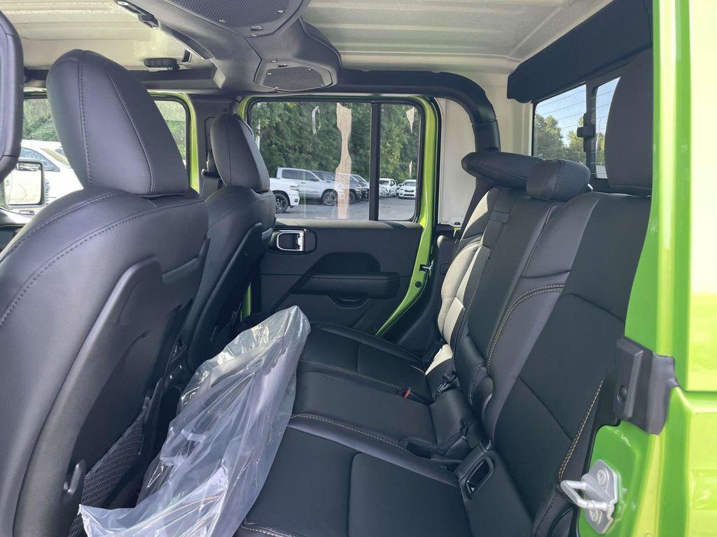 new 2025 Jeep Gladiator car, priced at $37,000