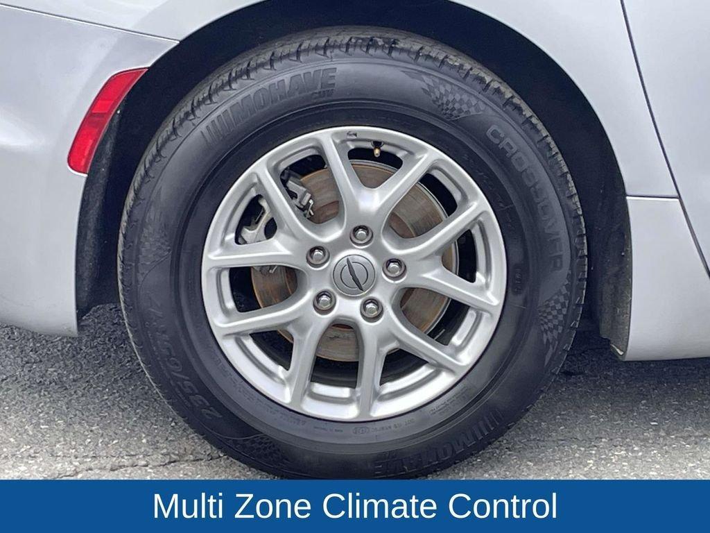 used 2021 Chrysler Pacifica car, priced at $18,250