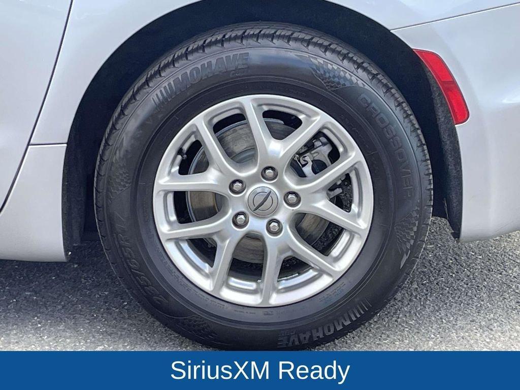 used 2021 Chrysler Pacifica car, priced at $18,250