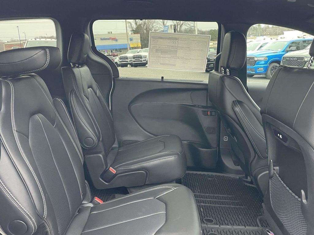 new 2026 Chrysler Pacifica car, priced at $44,160