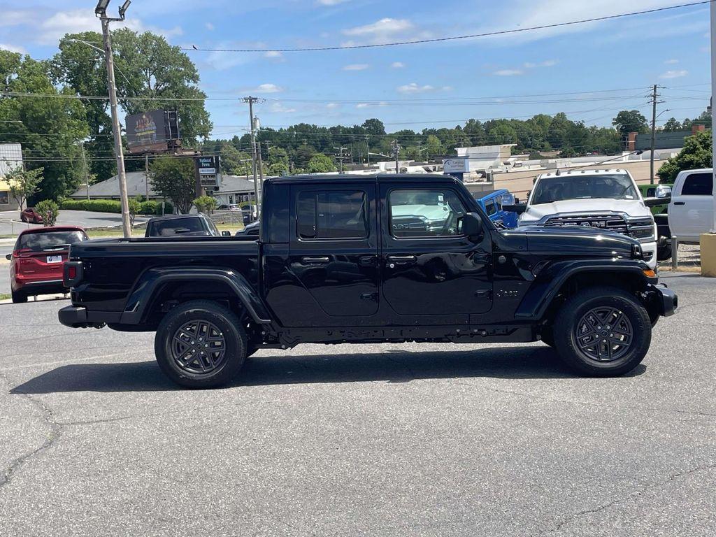 new 2026 Jeep Gladiator car, priced at $43,500