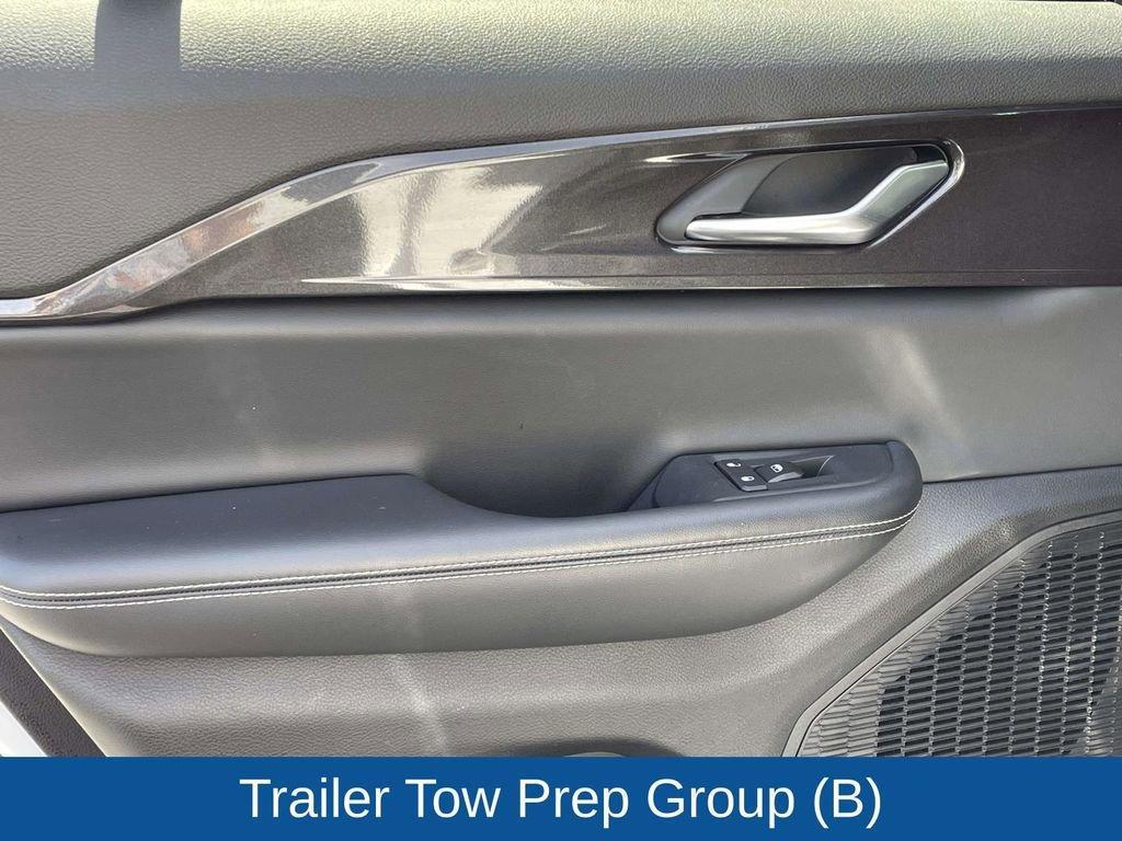 used 2023 Jeep Grand Cherokee car, priced at $34,198