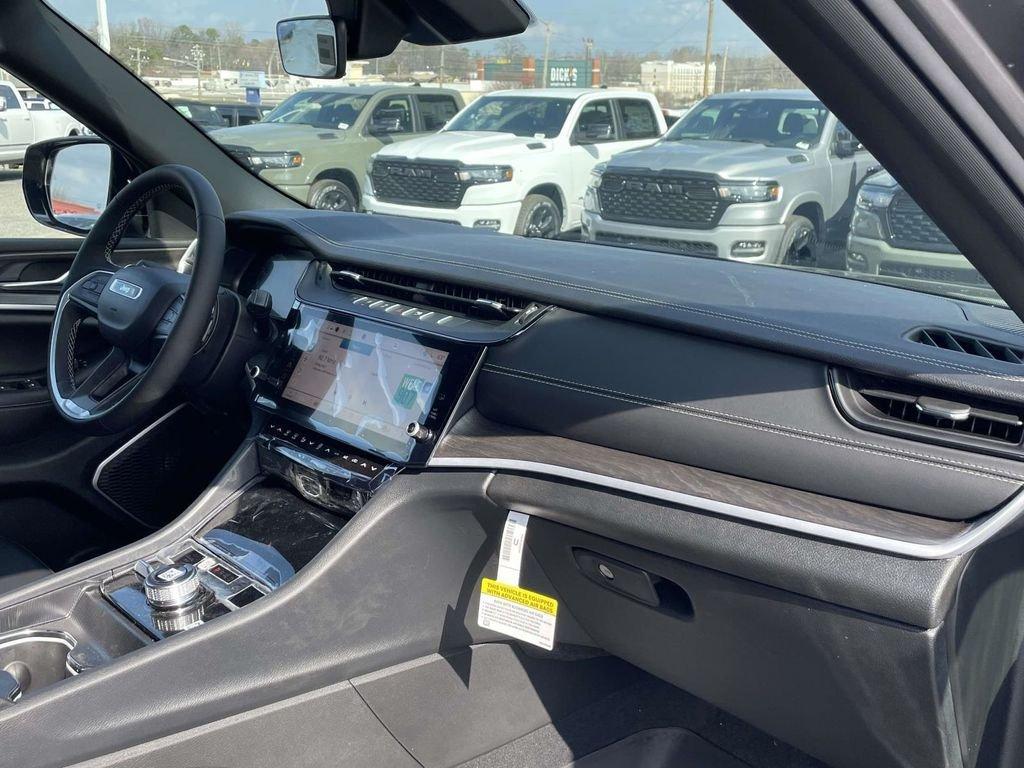 new 2026 Jeep Grand Cherokee car, priced at $47,225