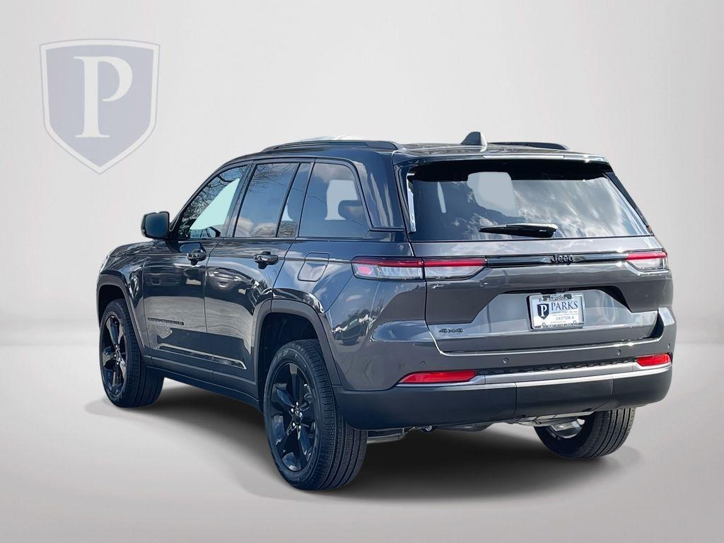 new 2026 Jeep Grand Cherokee car, priced at $42,250
