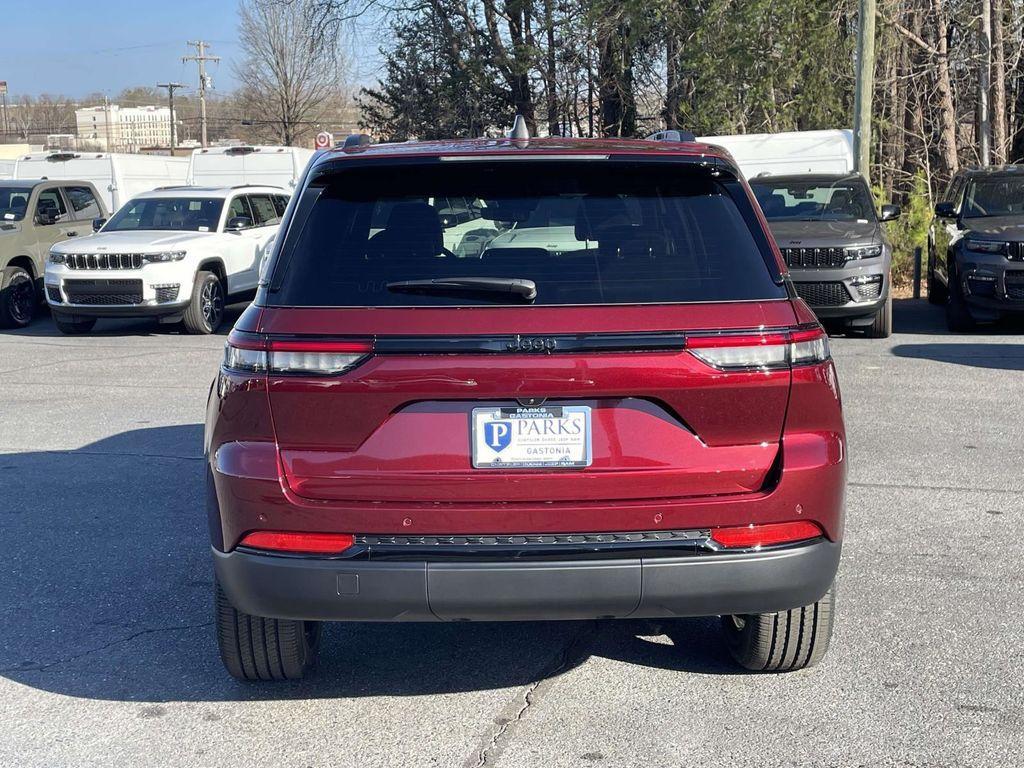 new 2025 Jeep Grand Cherokee car, priced at $38,725