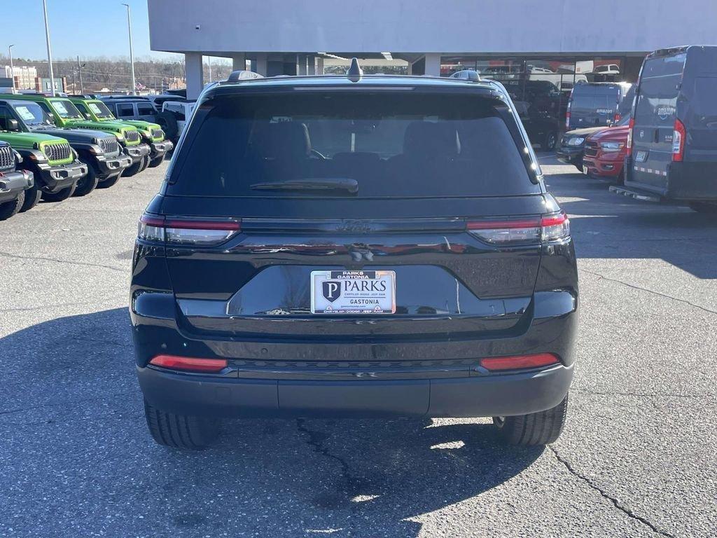 new 2025 Jeep Grand Cherokee car, priced at $35,500