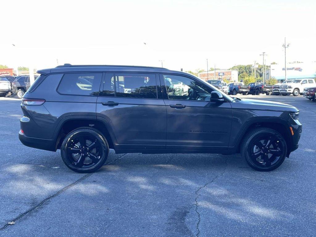 new 2025 Jeep Grand Cherokee L car, priced at $37,000