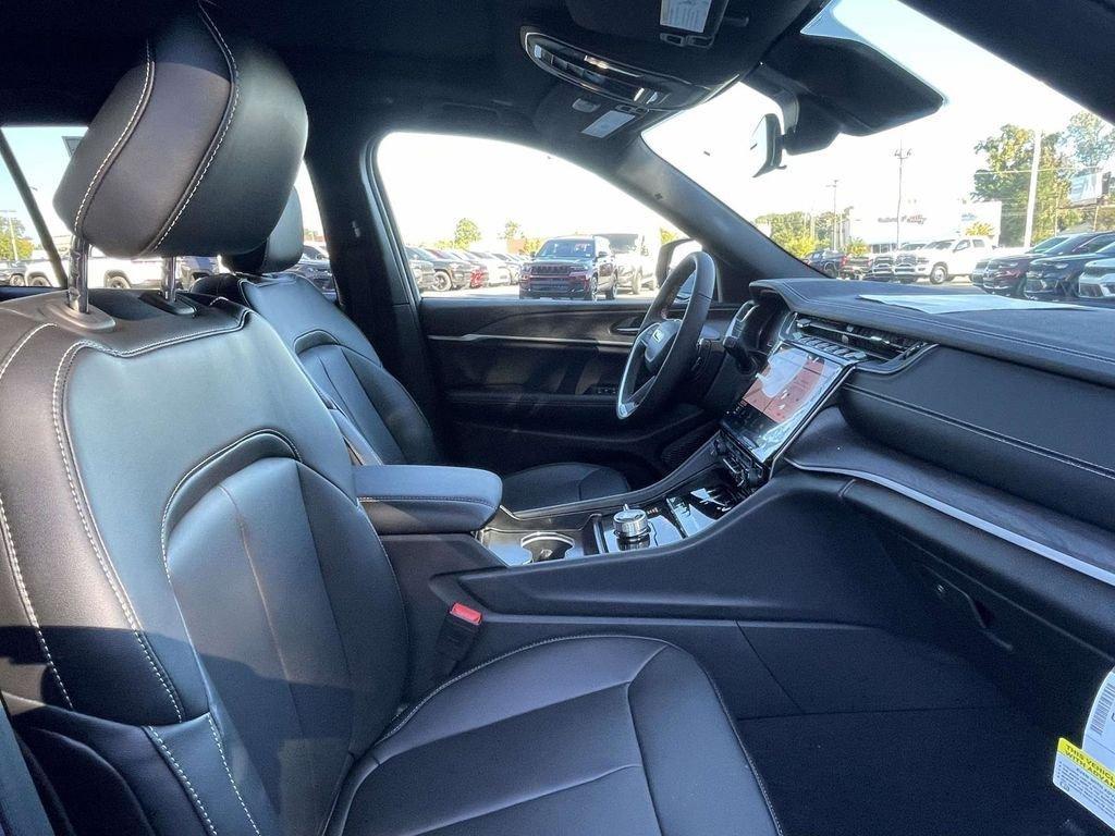 new 2025 Jeep Grand Cherokee L car, priced at $37,000