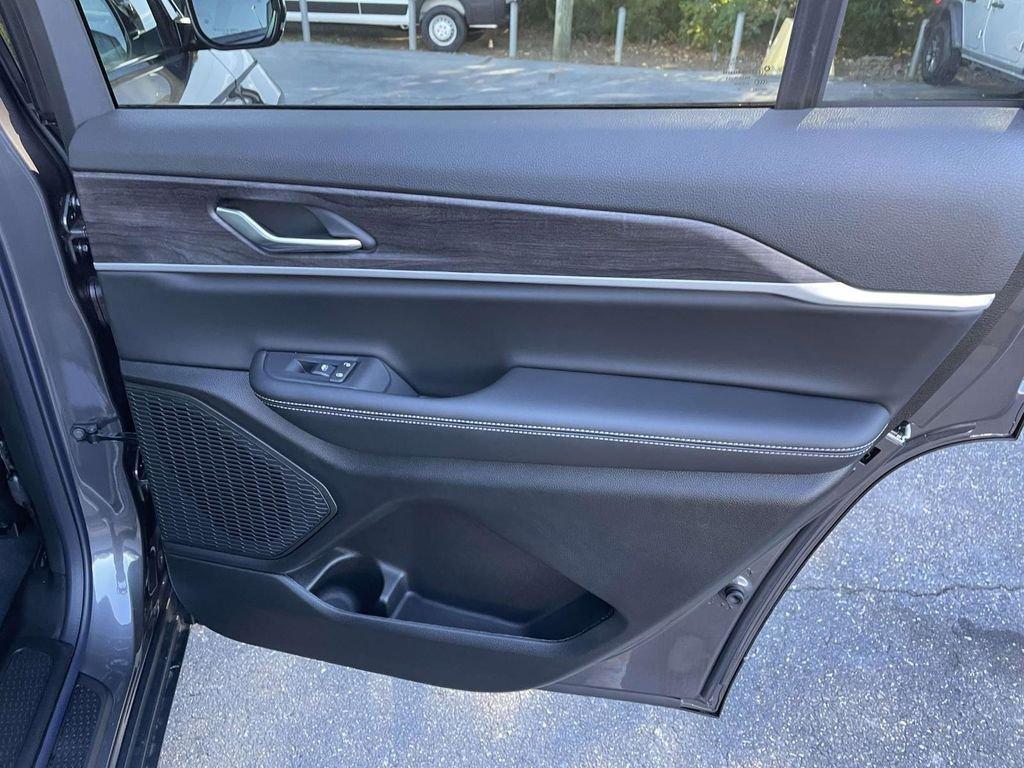 new 2025 Jeep Grand Cherokee L car, priced at $37,000