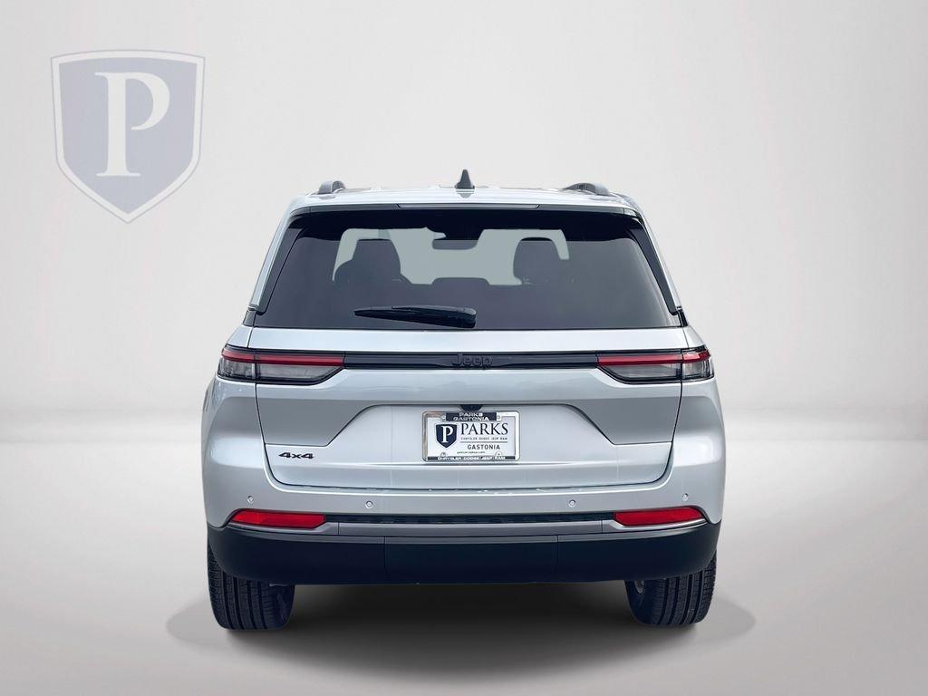 new 2026 Jeep Grand Cherokee car, priced at $43,500