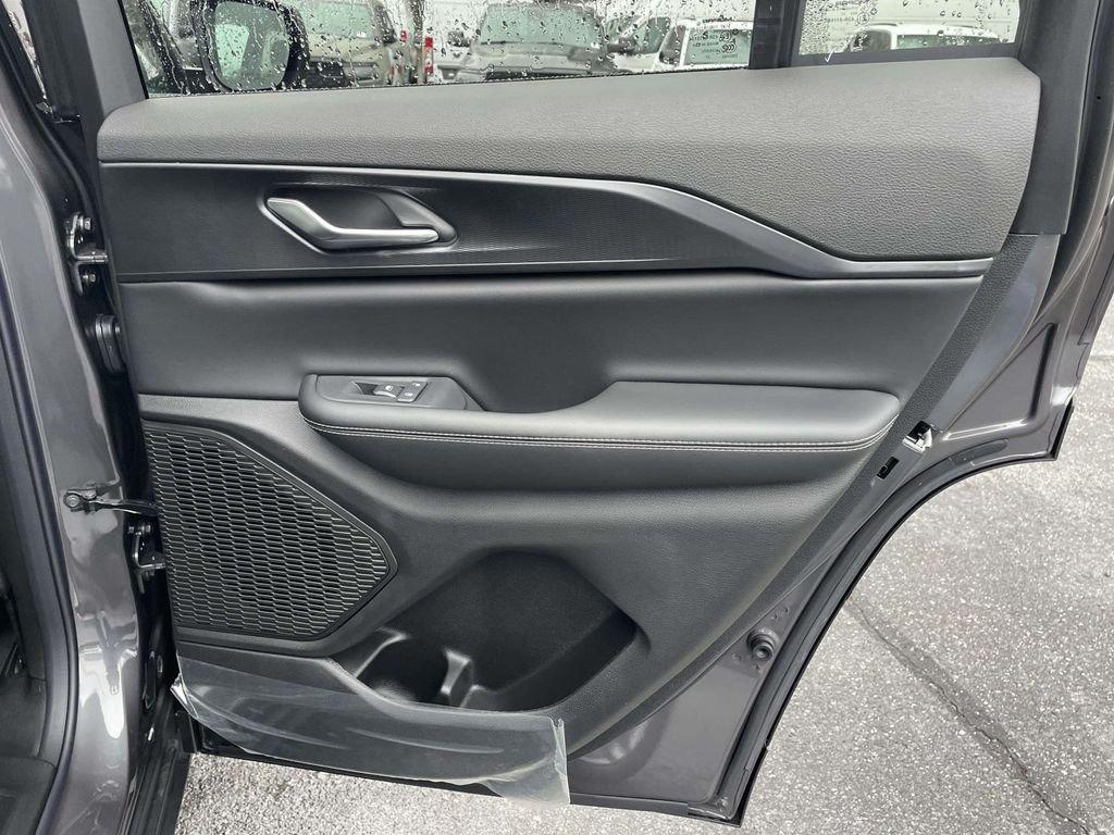 new 2025 Jeep Grand Cherokee car, priced at $32,495