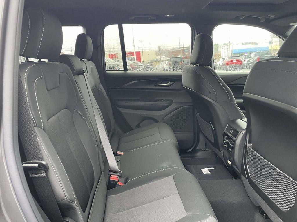 new 2025 Jeep Grand Cherokee car, priced at $32,495