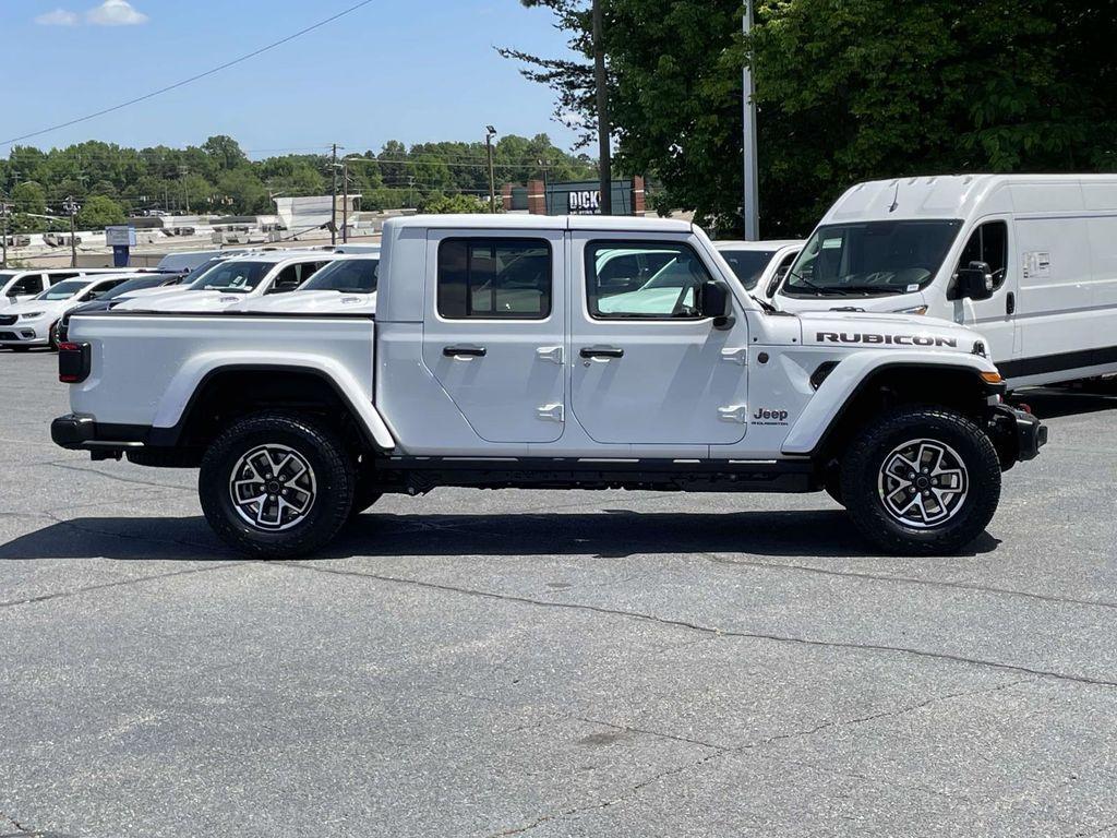 new 2026 Jeep Gladiator car, priced at $54,500